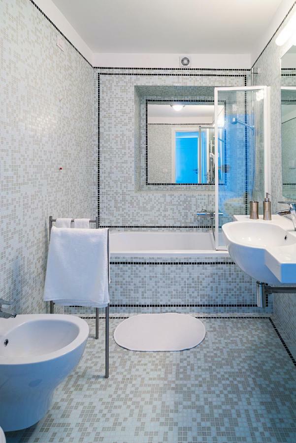Donna Giulia, Luxury House Hotel Salerno Buitenkant foto