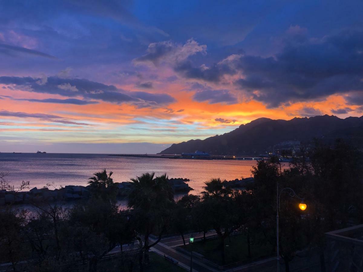 Donna Giulia, Luxury House Hotel Salerno Buitenkant foto